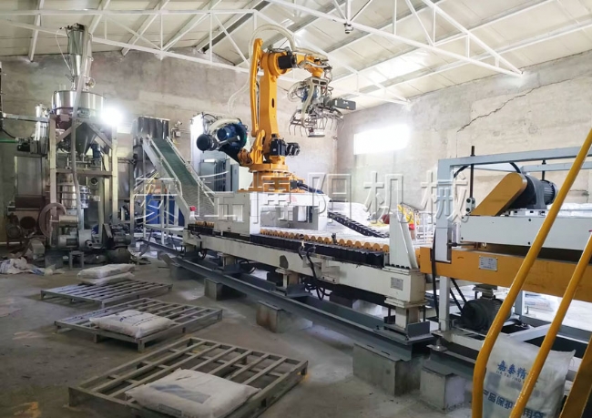 工業(yè)鹽全自動拆包機優(yōu)勢、機械手自動拆包機現(xiàn)場