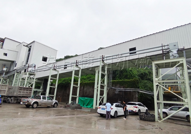 純堿管鏈輸送機(jī)現(xiàn)場(chǎng)、山東管鏈?zhǔn)教嵘O(shè)備廠家